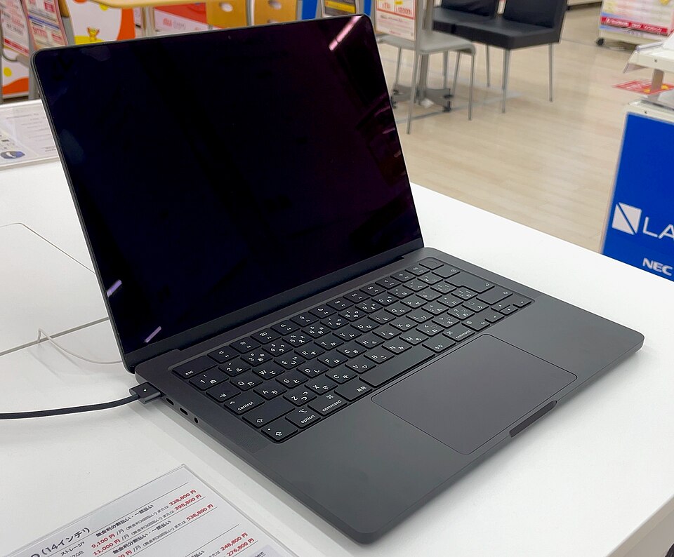 MacBook Pro 14″ M3 Max